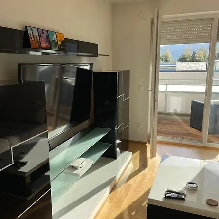 Apartment Traumapartment Neben Universitaet Und Lakeside In !
