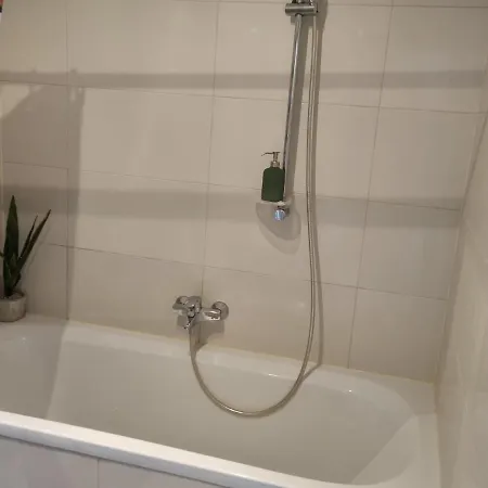 Apartment Traumapartment Neben Universitaet Und Lakeside In ! *