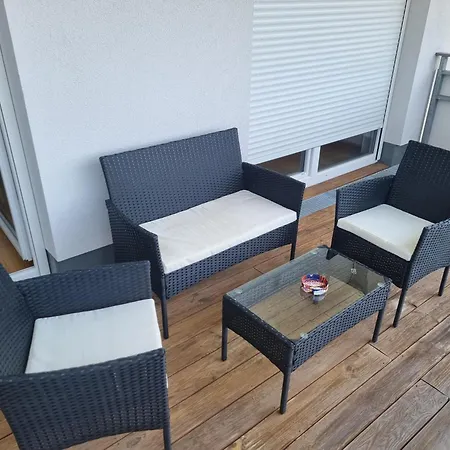 Apartment Traumapartment Neben Universitaet Und Lakeside In !