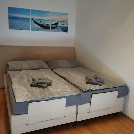 Traumapartment Neben Universitaet Und Lakeside In ! Apartment *