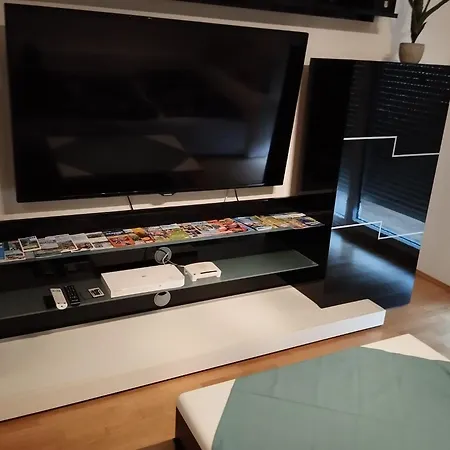 Traumapartment Neben Universitaet Und Lakeside In ! *