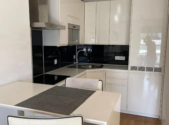 Traumapartment Neben Universitaet Und Lakeside In ! *