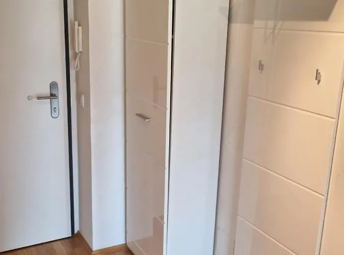 Traumapartment Neben Universitaet Und Lakeside In ! דירה